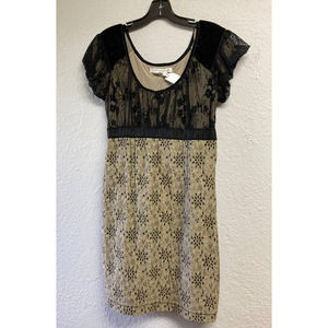 Studio M Eyelet and Black Lace Cap Sleeve size 12